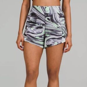 Lululemon Hotty Hot High Rise 4” Shorts Size 6